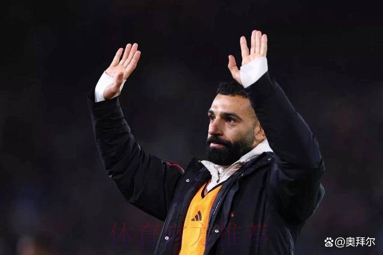 萨拉赫笑了！鼓掌回应球迷，复出送助攻获8分，媒体：不像告别战