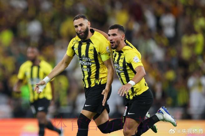 本泽马:若皇马与我续约我就留下 阿扎尔运气不好